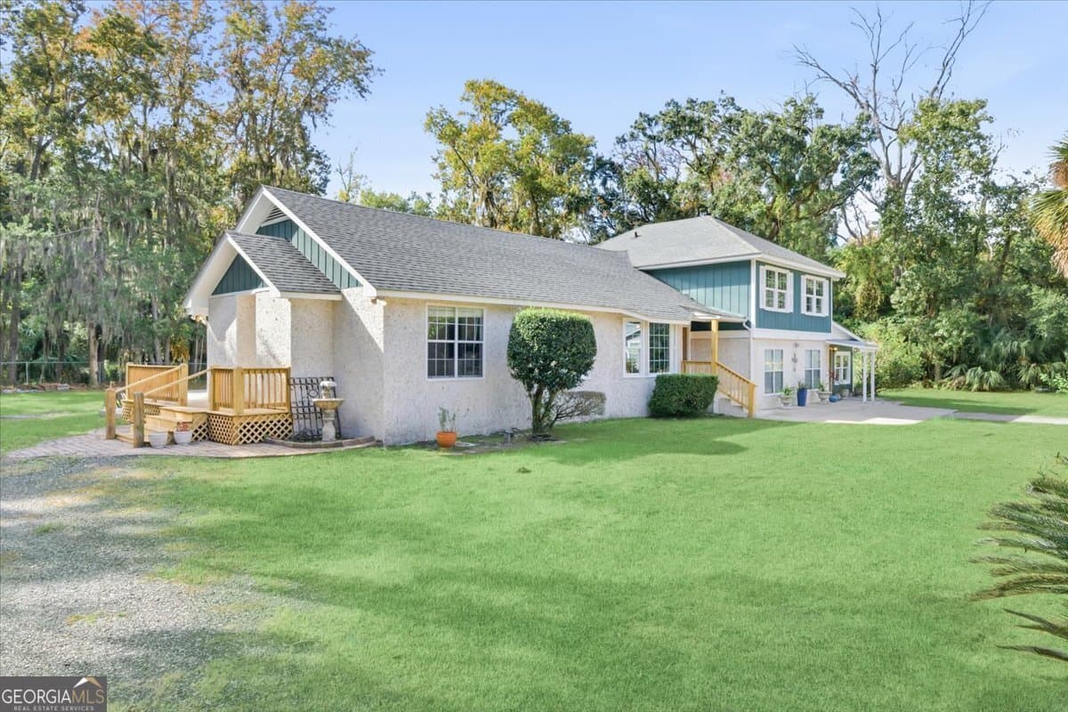 4 bedroom, 3 bathroom, 3,000 sq ft single family residence for sale at 230 Yacht Road, Brunswick, GA 31525 — photo 6