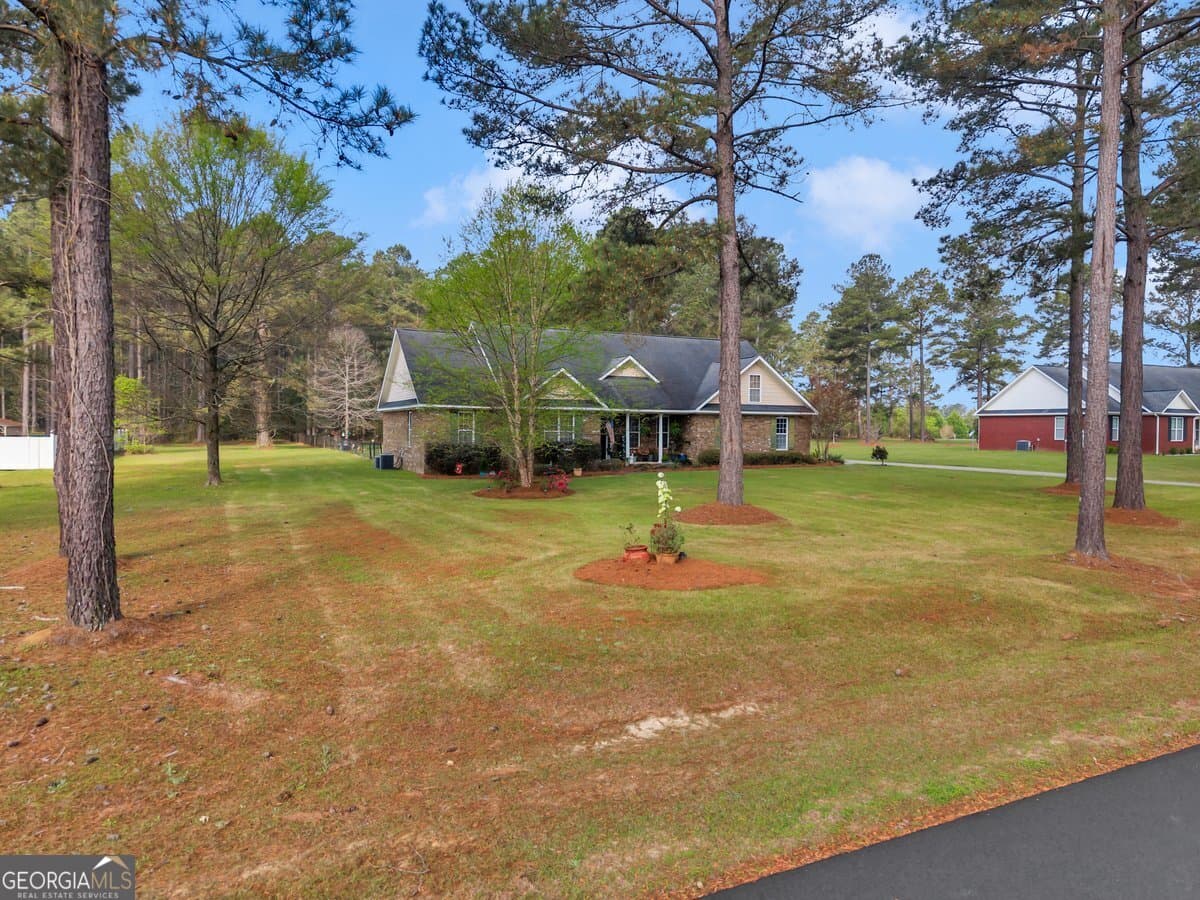 5 bedroom, 3 bathroom, 3,041 sq ft single family residence for sale at 315 Old Pine Road, Dudley, GA 31022 — photo 6