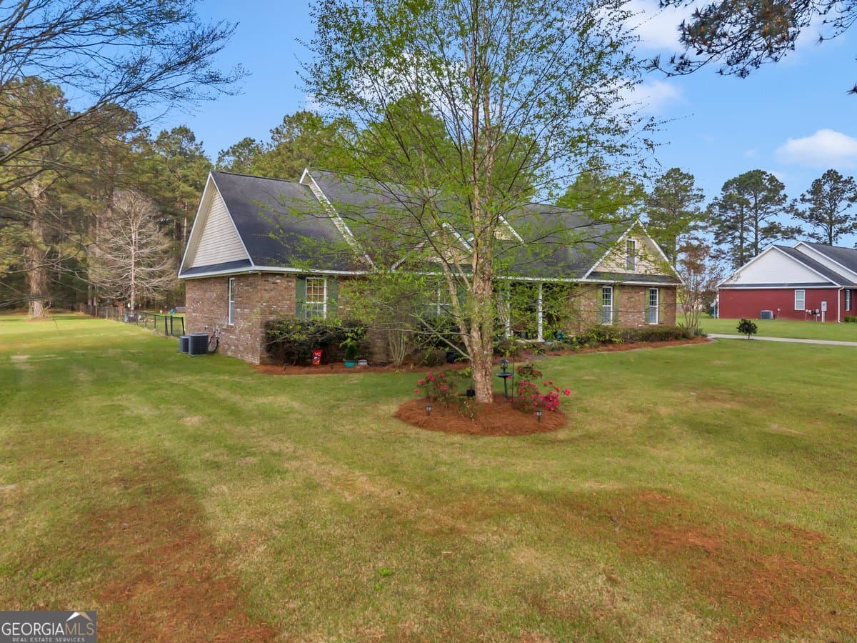 5 bedroom, 3 bathroom, 3,041 sq ft single family residence for sale at 315 Old Pine Road, Dudley, GA 31022 — photo 5