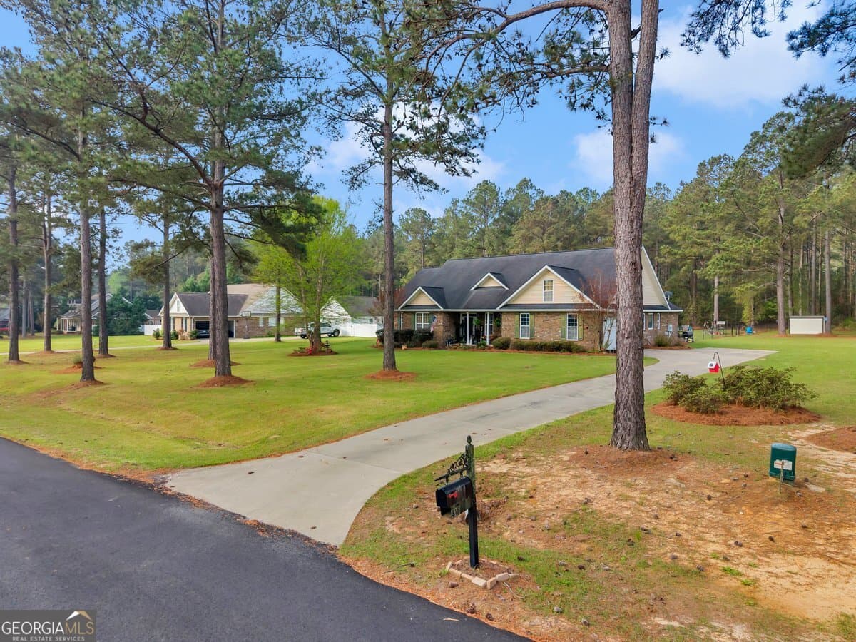 5 bedroom, 3 bathroom, 3,041 sq ft single family residence for sale at 315 Old Pine Road, Dudley, GA 31022 — photo 8