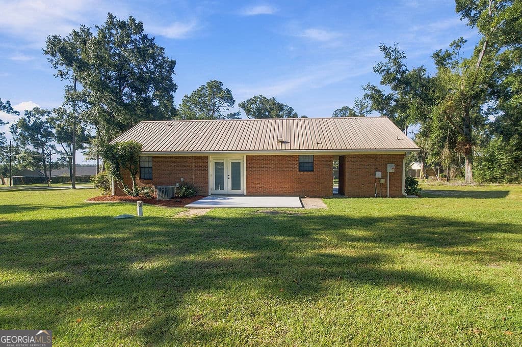 3 bedroom, 1 bathroom, 955 sq ft single family residence for sale at 4725 Warrior Drive, Lake Park, GA 31636 — photo 9