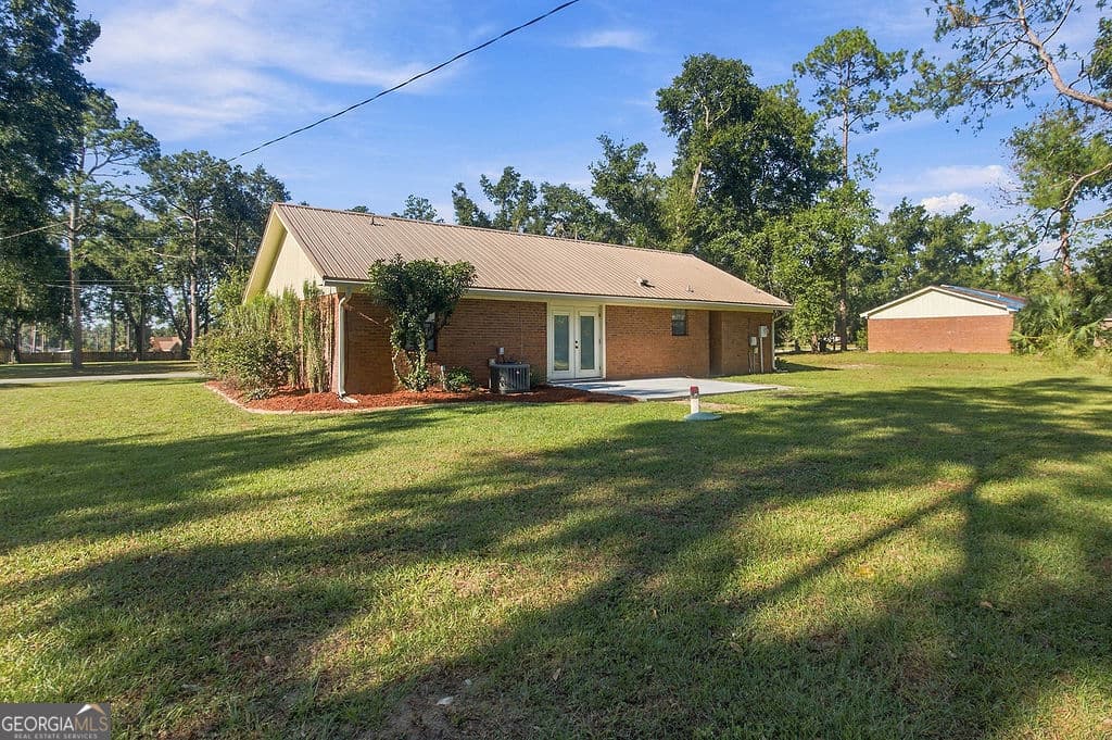 3 bedroom, 1 bathroom, 955 sq ft single family residence for sale at 4725 Warrior Drive, Lake Park, GA 31636 — photo 10