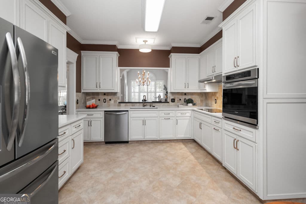 3 bedroom, 2.5 bathroom, 2,622 sq ft single family residence for sale at 117 Masters Drive, Peachtree City, GA 30269 — photo 3