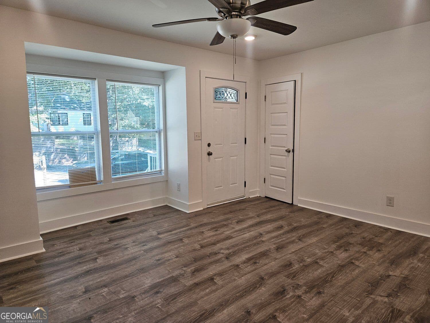 2 bedroom, 1 bathroom, 1,013 sq ft single family residence for rent at 1167 Mayland Circle, Atlanta, GA 30310 for $1,450 a month — photo 3