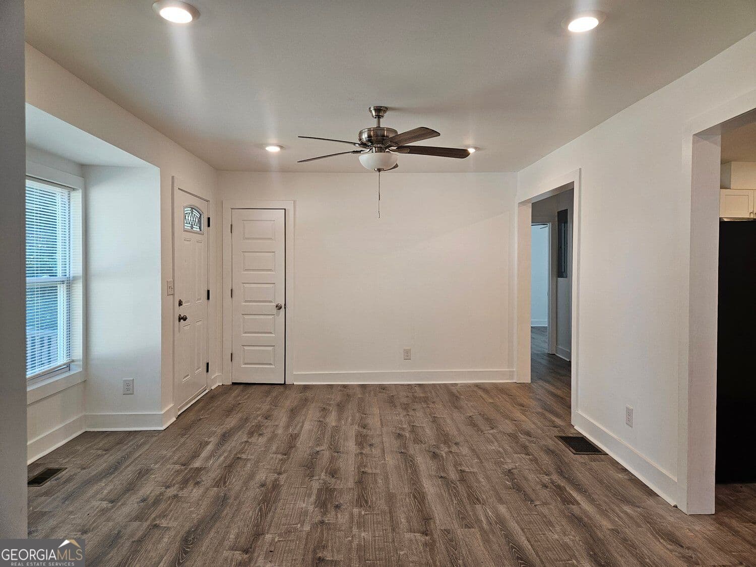 2 bedroom, 1 bathroom, 1,013 sq ft single family residence for rent at 1167 Mayland Circle, Atlanta, GA 30310 for $1,450 a month — photo 5