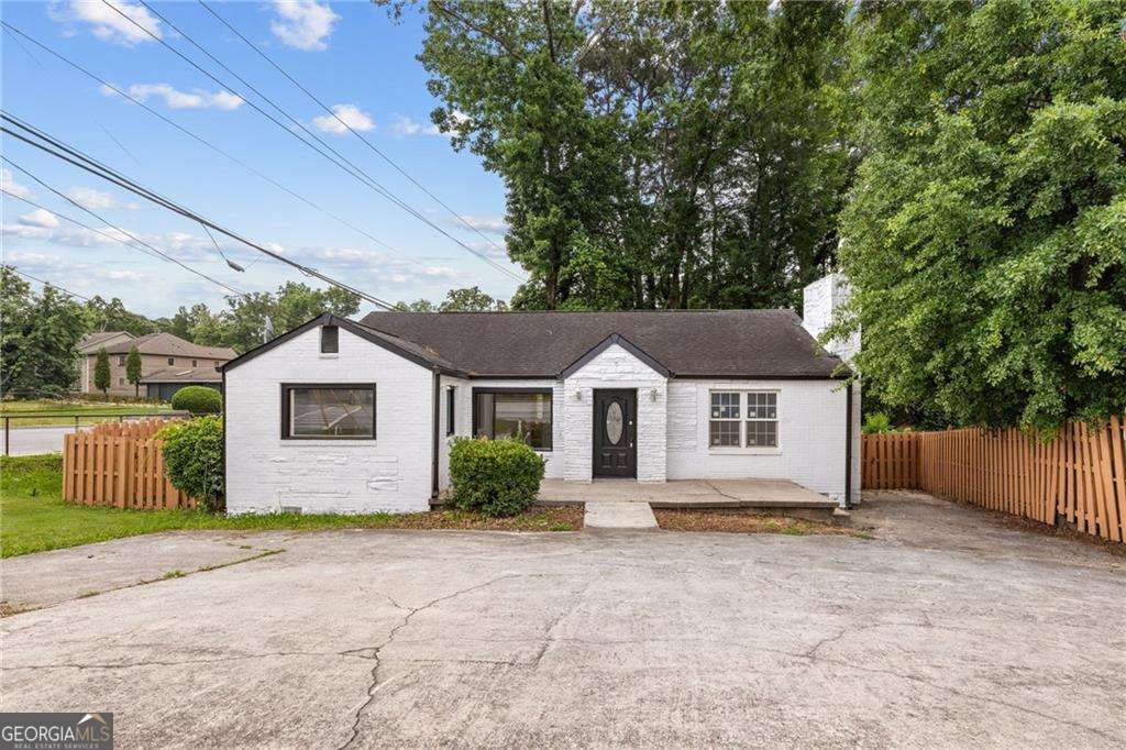 3 bedroom, 1 bathroom, 1,293 sq ft single family residence sold at 4829 Lavista Road, Tucker, GA 30084