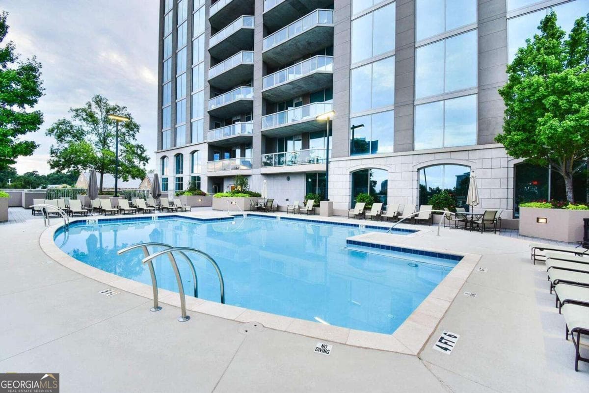2 bedroom, 2.5 bathroom, 1,680 sq ft condominium for sale at 2795 Peachtree Road 1509, Atlanta, GA 30305 — photo 2