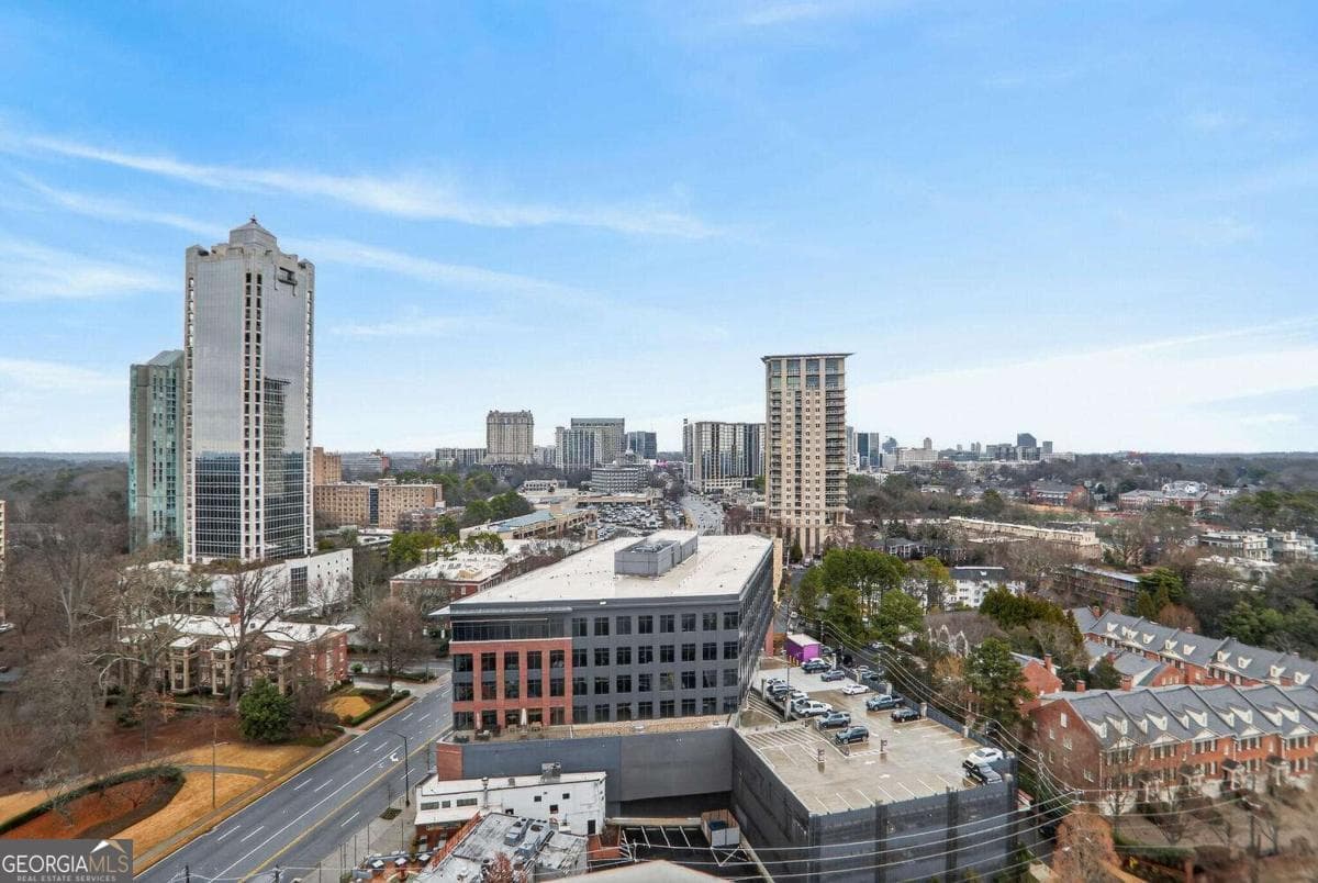 2 bedroom, 2.5 bathroom, 1,680 sq ft condominium for sale at 2795 Peachtree Road 1509, Atlanta, GA 30305 — photo 4