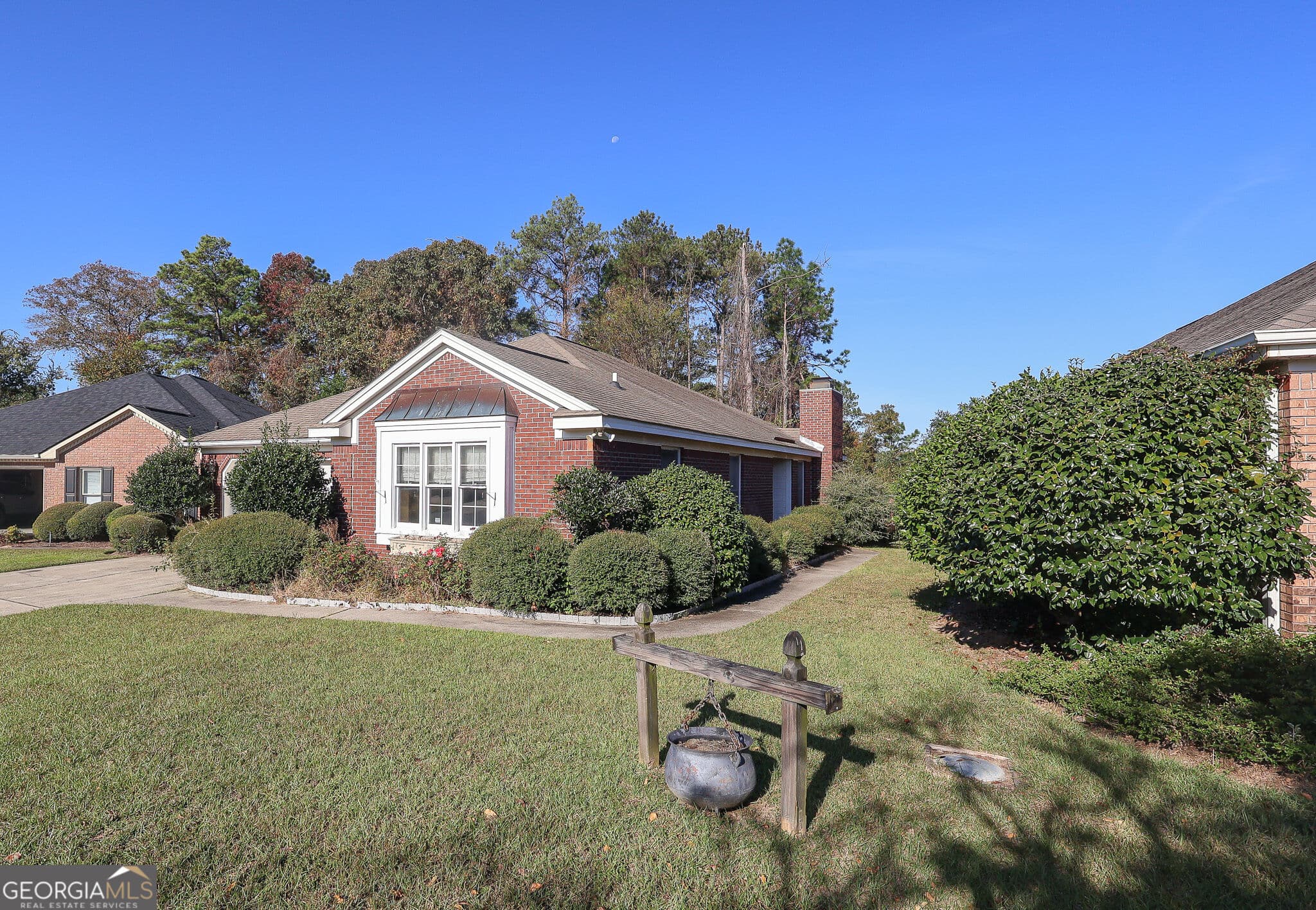 3 bedroom, 2 bathroom, 1,797 sq ft single family residence for sale at 104 Arbour Court, Warner Robins, GA 31088 — photo 2