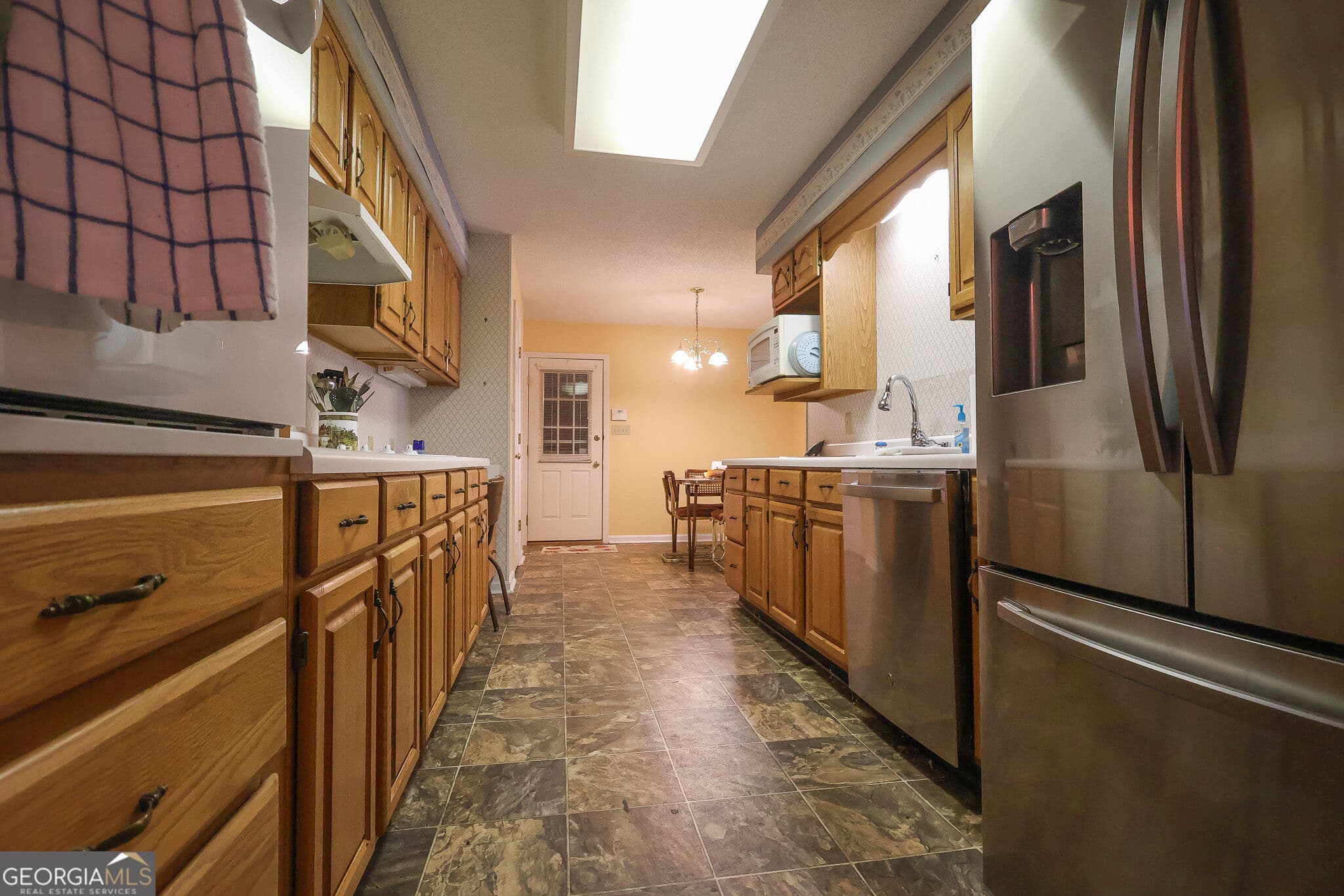 3 bedroom, 2 bathroom, 1,797 sq ft single family residence for sale at 104 Arbour Court, Warner Robins, GA 31088 — photo 7