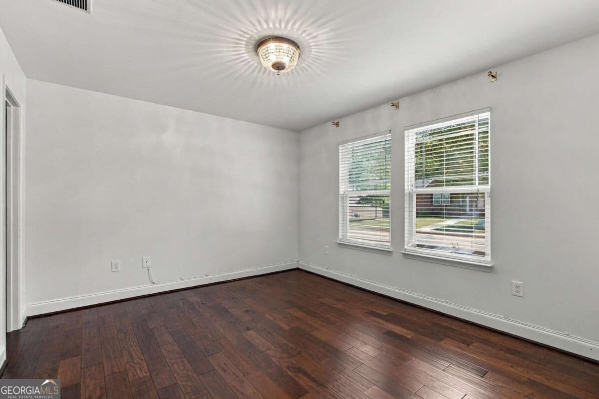 2 bedroom, 2.5 bathroom, 1,450 sq ft single family residence for sale at 6165 Garden Circle, Douglasville, GA 30135 — photo 8