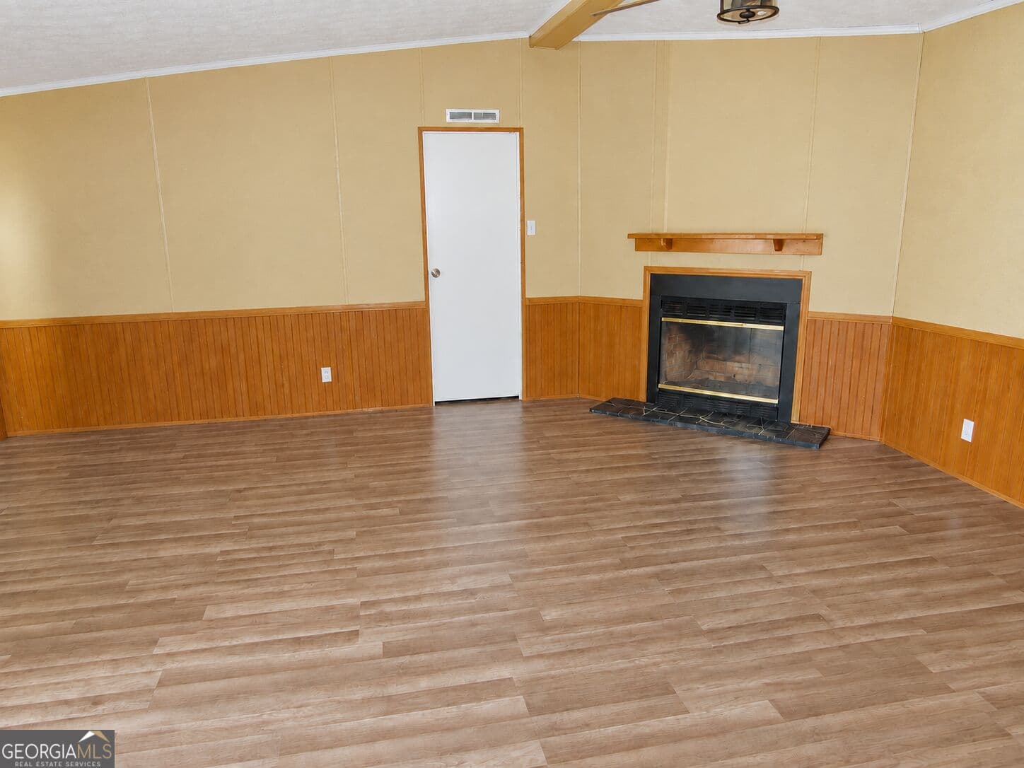 3 bedroom, 2 bathroom, 1,568 sq ft manufactured home,single family residence for sale at 8 Oakmont Drive, Tennille, GA 31089 — photo 2