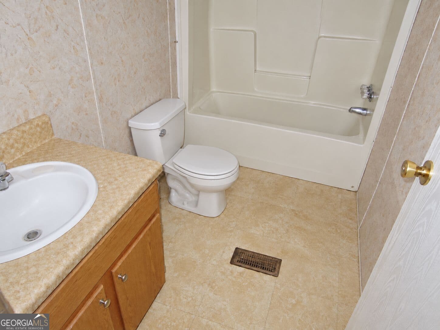 3 bedroom, 2 bathroom, 1,568 sq ft manufactured home,single family residence for sale at 8 Oakmont Drive, Tennille, GA 31089 — photo 10