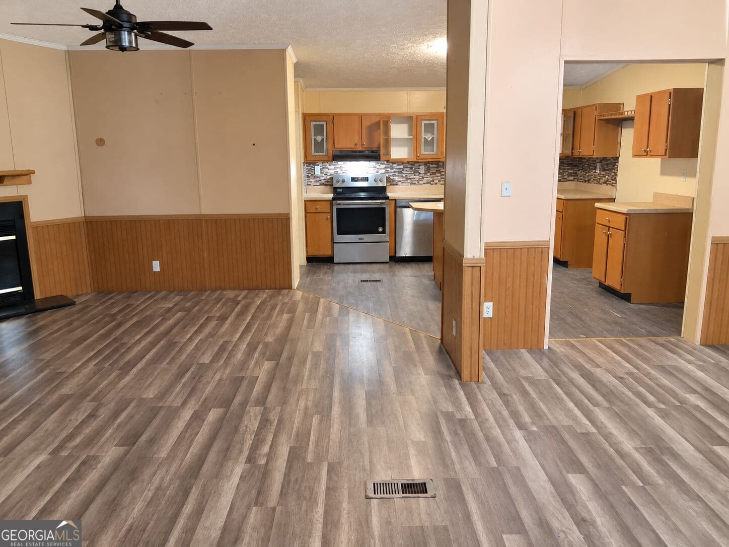 3 bedroom, 2 bathroom, 1,568 sq ft manufactured home,single family residence for sale at 8 Oakmont Drive, Tennille, GA 31089 — photo 4