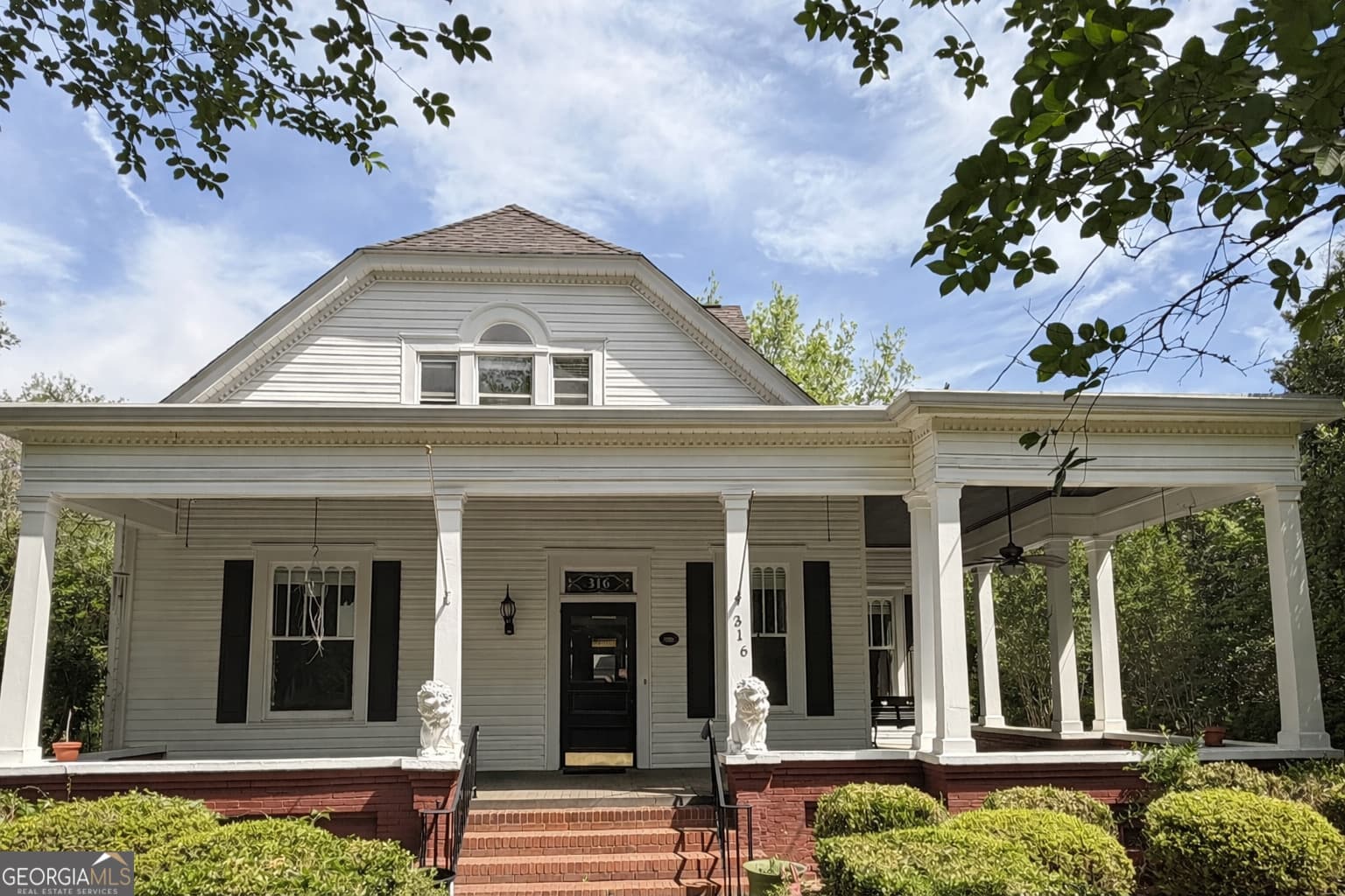 5 bedroom, 3 bathroom, 3,135 sq ft single family residence for sale at 316 W Church Street, Fort Valley, GA 31030 — photo 2