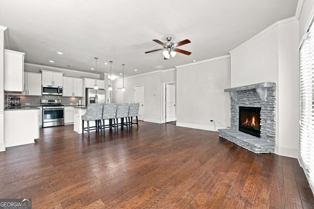 4 bedroom, 2.5 bathroom, 2,758 sq ft single family residence for sale at 6623 Rivergreen Road, Flowery Branch, GA 30542 — photo 6