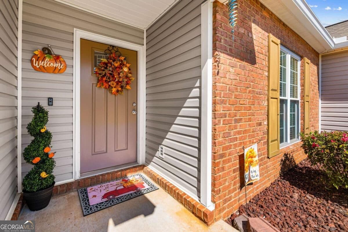 3 bedroom, 2 bathroom, 1,264 sq ft single family residence for sale at 207 Tyson Glen Drive, Warner Robins, GA 31088 — photo 2