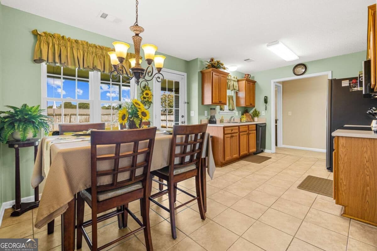 3 bedroom, 2 bathroom, 1,264 sq ft single family residence for sale at 207 Tyson Glen Drive, Warner Robins, GA 31088 — photo 7