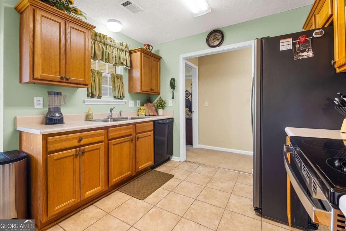 3 bedroom, 2 bathroom, 1,264 sq ft single family residence for sale at 207 Tyson Glen Drive, Warner Robins, GA 31088 — photo 9