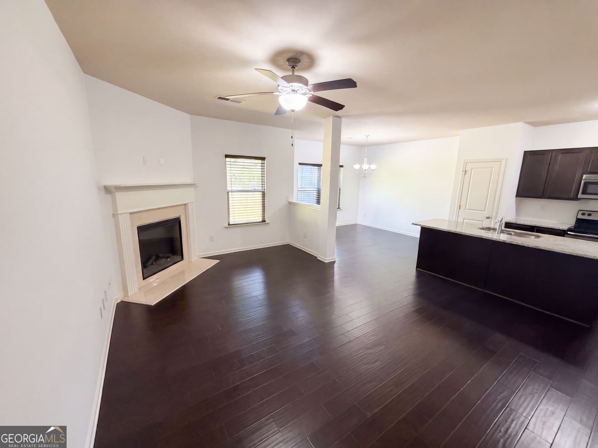 3 bedroom, 2.5 bathroom, 1,866 sq ft single family residence for sale at 106 Southwind Circle, Newnan, GA 30265 — photo 3