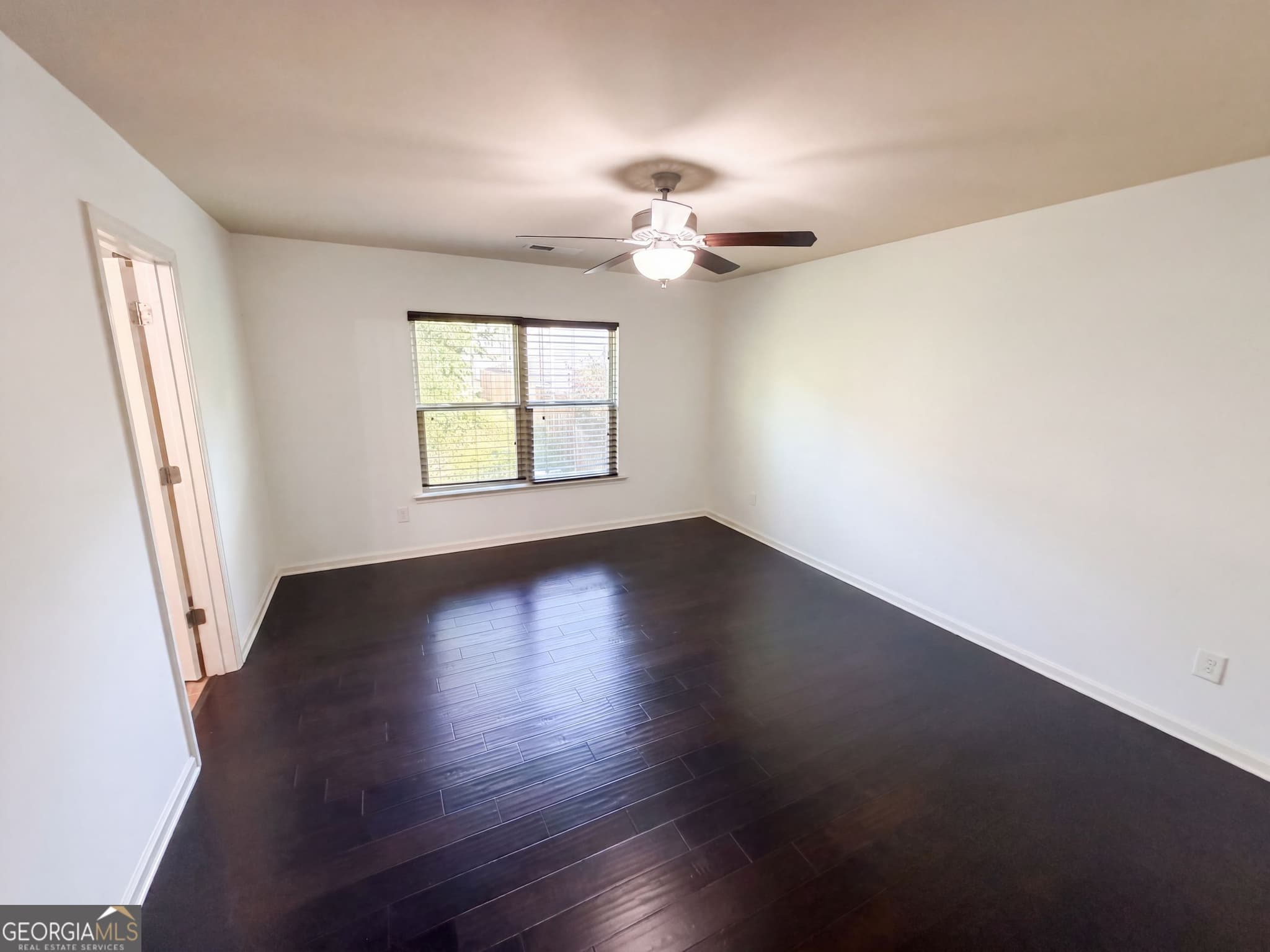 3 bedroom, 2.5 bathroom, 1,866 sq ft single family residence for sale at 106 Southwind Circle, Newnan, GA 30265 — photo 4
