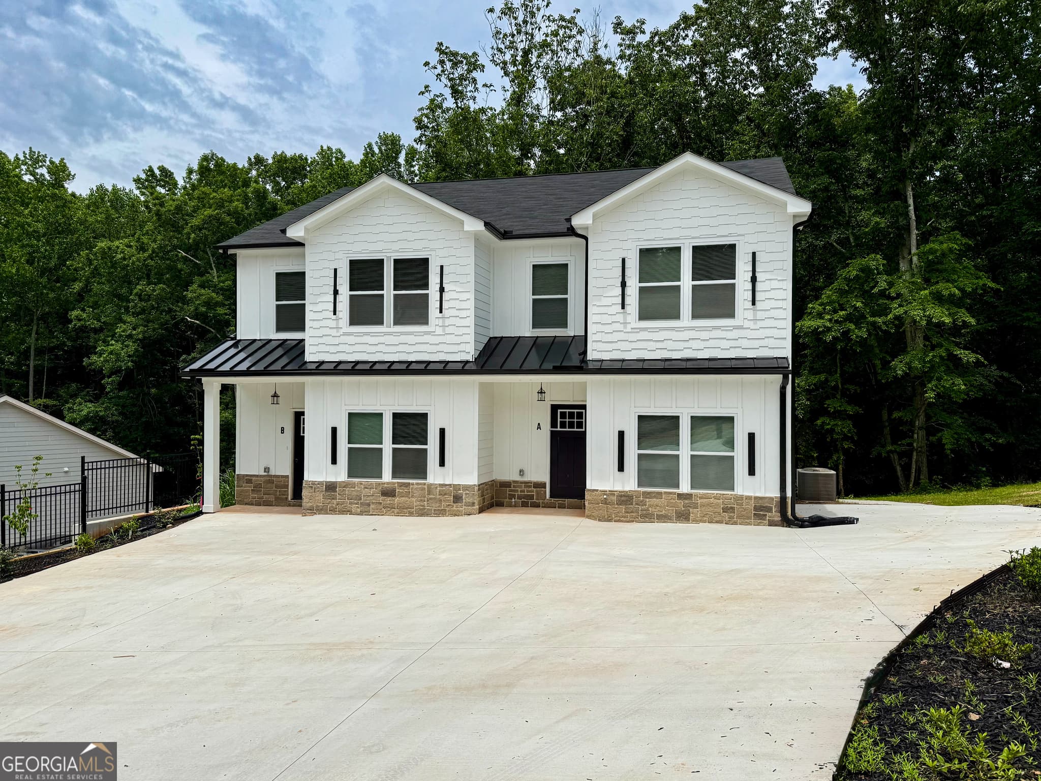 5 bedroom, 5 bathroom, 2,250 sq ft duplex for rent at 232 Brad Street A, Royston, GA 30662 for $2,000 a month — photo 2