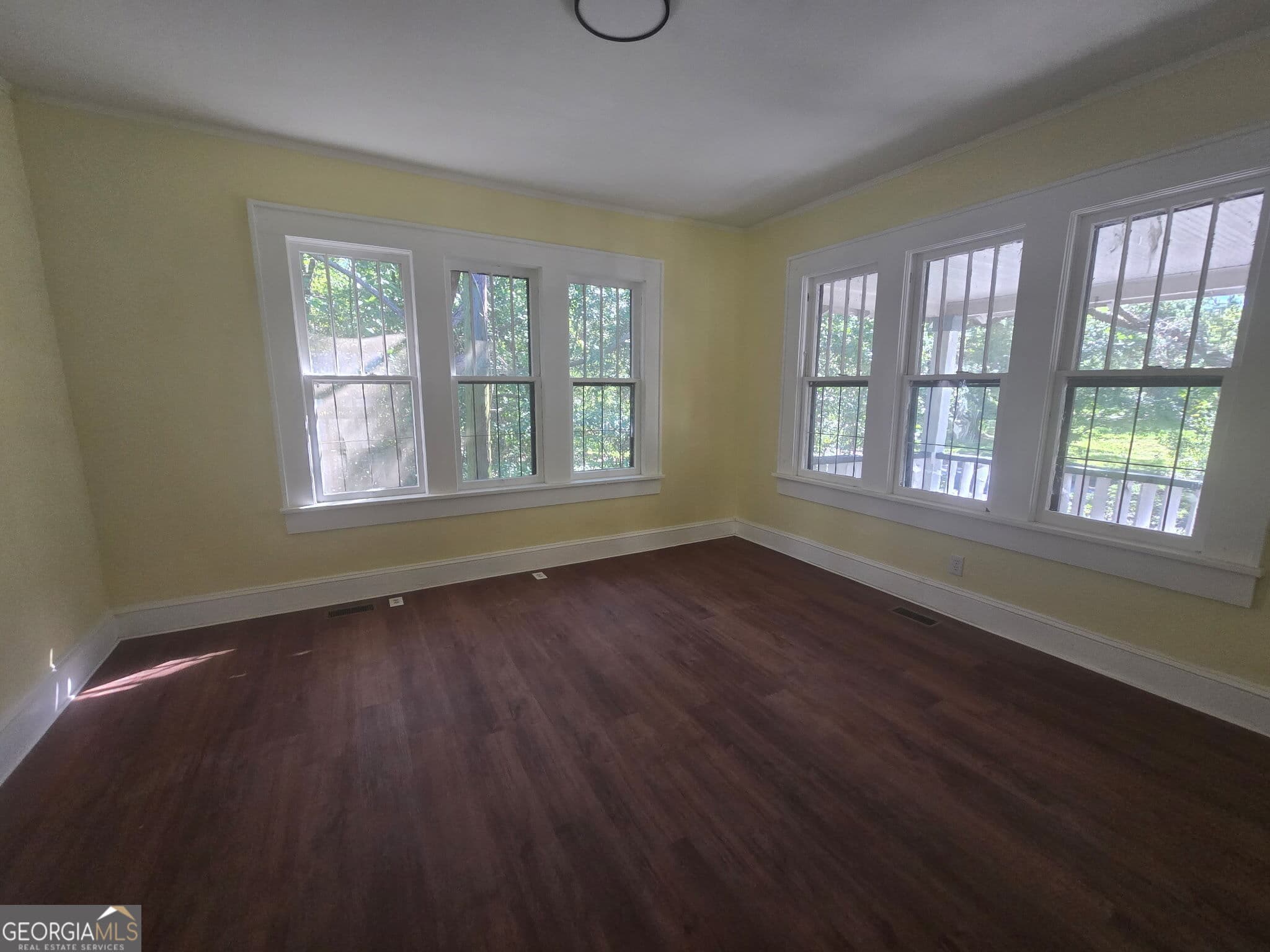 2 bedroom, 1 bathroom, 1,039 sq ft single family residence for sale at 217 W 2nd Avenue, Albany, GA 31701 — photo 6