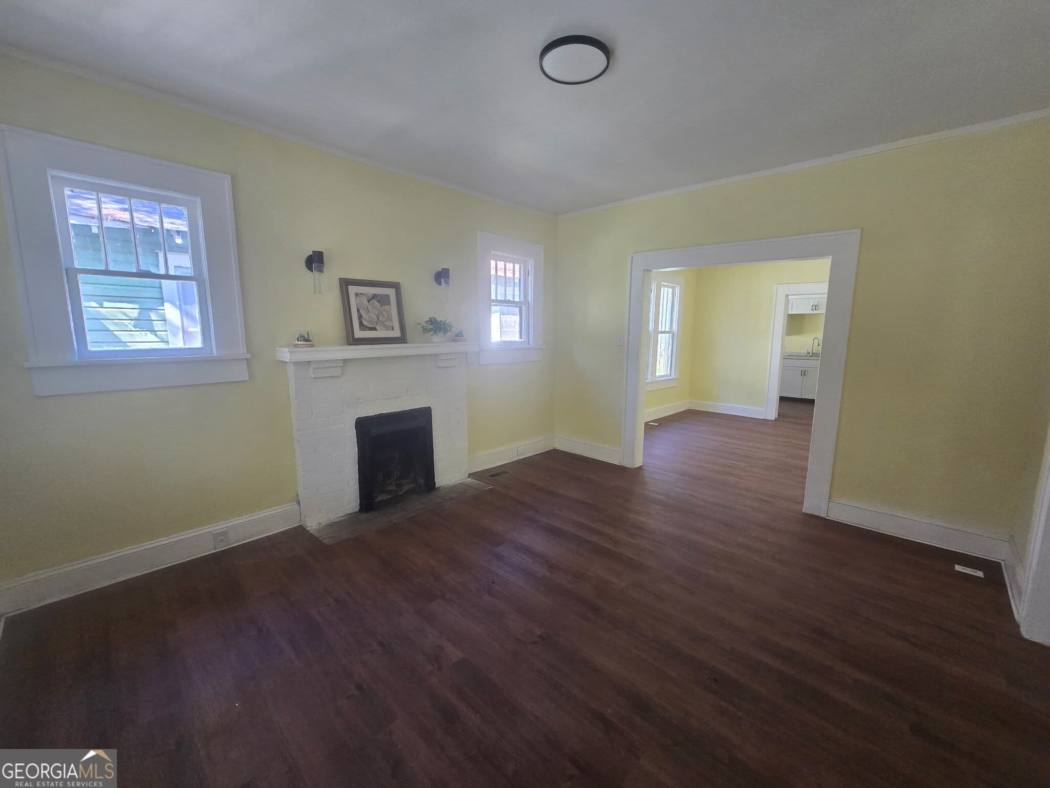 2 bedroom, 1 bathroom, 1,039 sq ft single family residence for sale at 217 W 2nd Avenue, Albany, GA 31701 — photo 3
