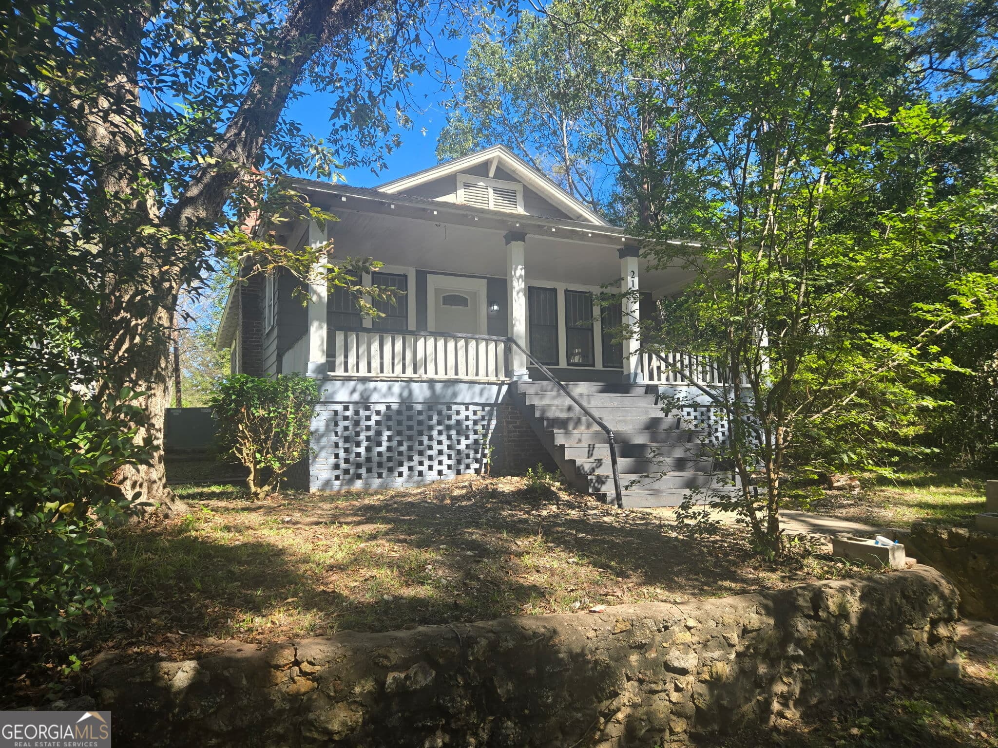 2 bedroom, 1 bathroom, 1,039 sq ft single family residence for sale at 217 W 2nd Avenue, Albany, GA 31701