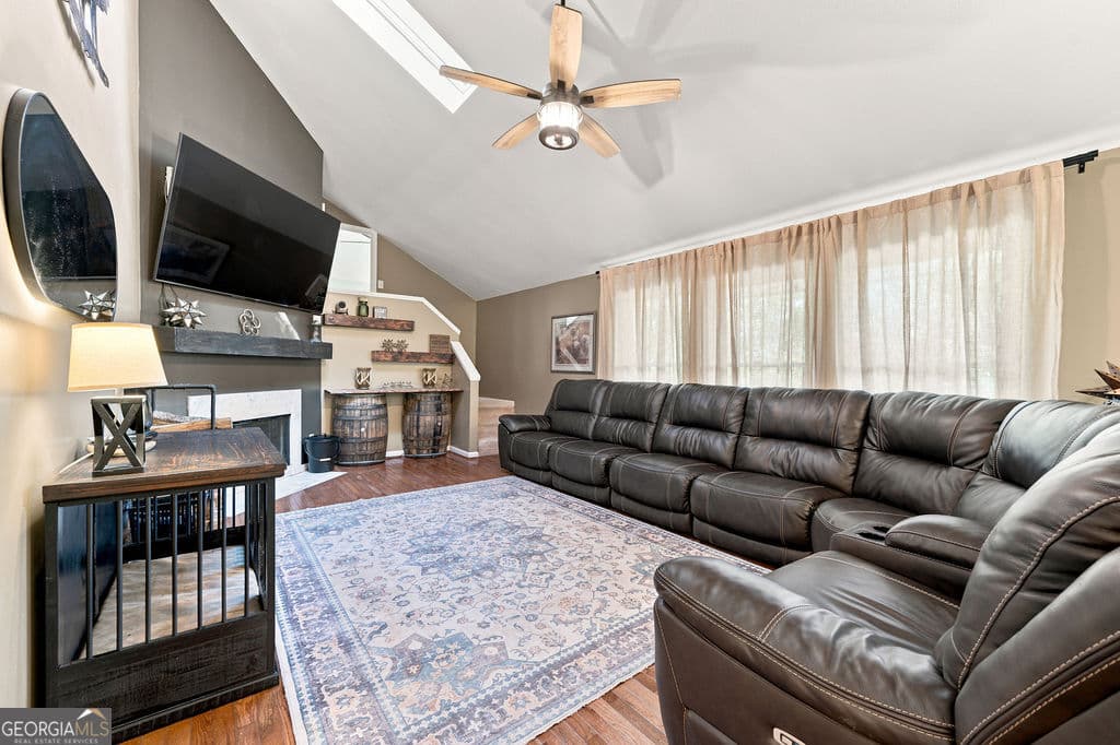 4 bedroom, 3 bathroom, 2,259 sq ft single family residence for sale at 9302 Rockshire Lane, Chattanooga, TN 37421 — photo 5