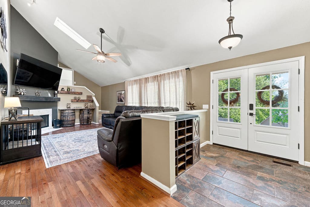 4 bedroom, 3 bathroom, 2,259 sq ft single family residence for sale at 9302 Rockshire Lane, Chattanooga, TN 37421 — photo 4