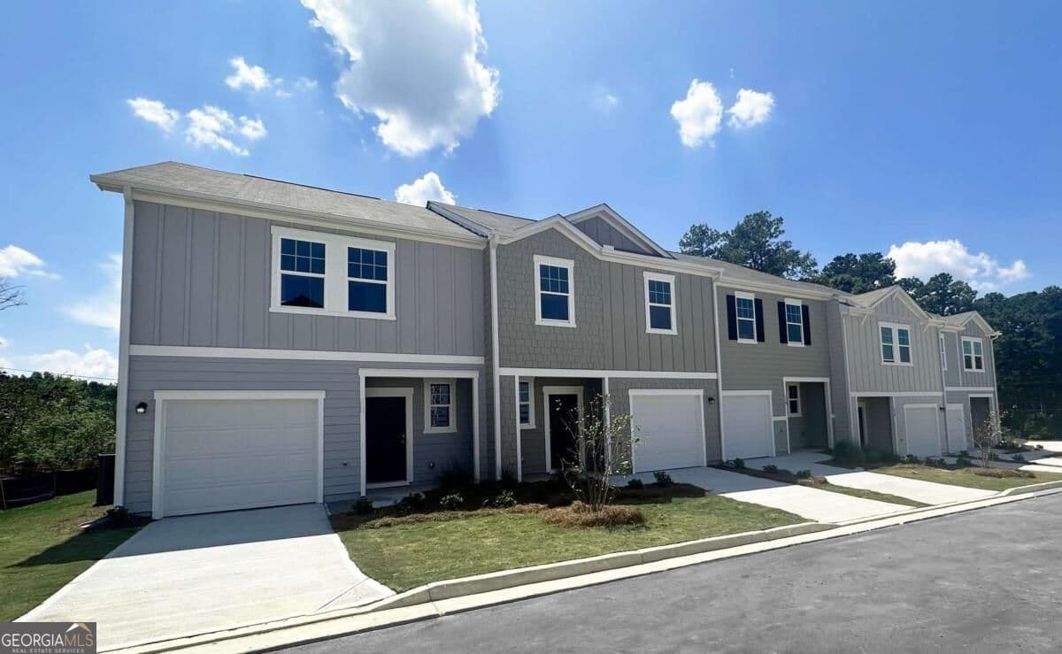 3 bedroom, 2.5 bathroom townhouse for sale at 600 Trant Drive, Villa Rica, GA 30180