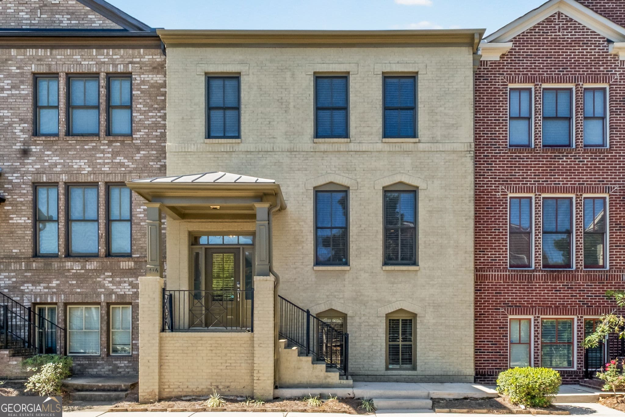 4 bedroom, 3.5 bathroom, 2,496 sq ft townhouse for sale at 416 Fieldview Way, Milton, GA 30004