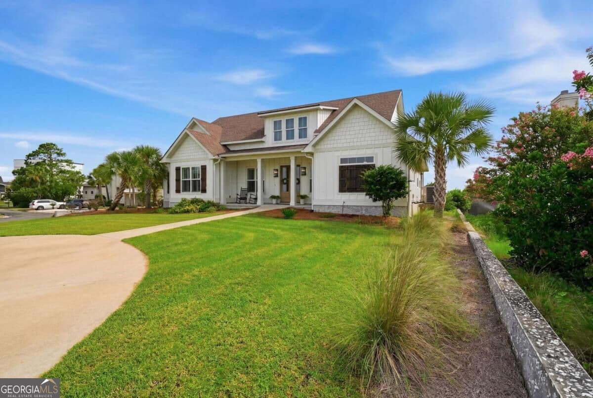 5 bedroom, 4 bathroom, 3,047 sq ft single family residence for sale at 102 Talahi Lane, Brunswick, GA 31520 — photo 3