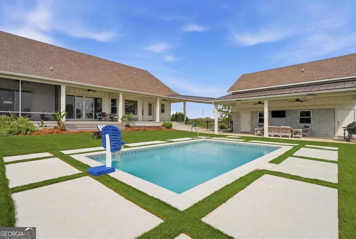 5 bedroom, 4 bathroom, 3,047 sq ft single family residence for sale at 102 Talahi Lane, Brunswick, GA 31520 — photo 9