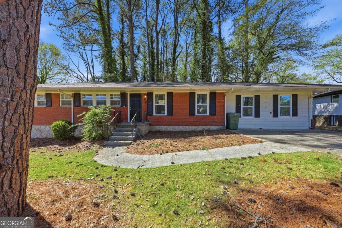 3 bedroom, 2 bathroom, 1,742 sq ft single family residence for sale at 1939 Shepherd Circle, Atlanta, GA 30311 — photo 1 of 32