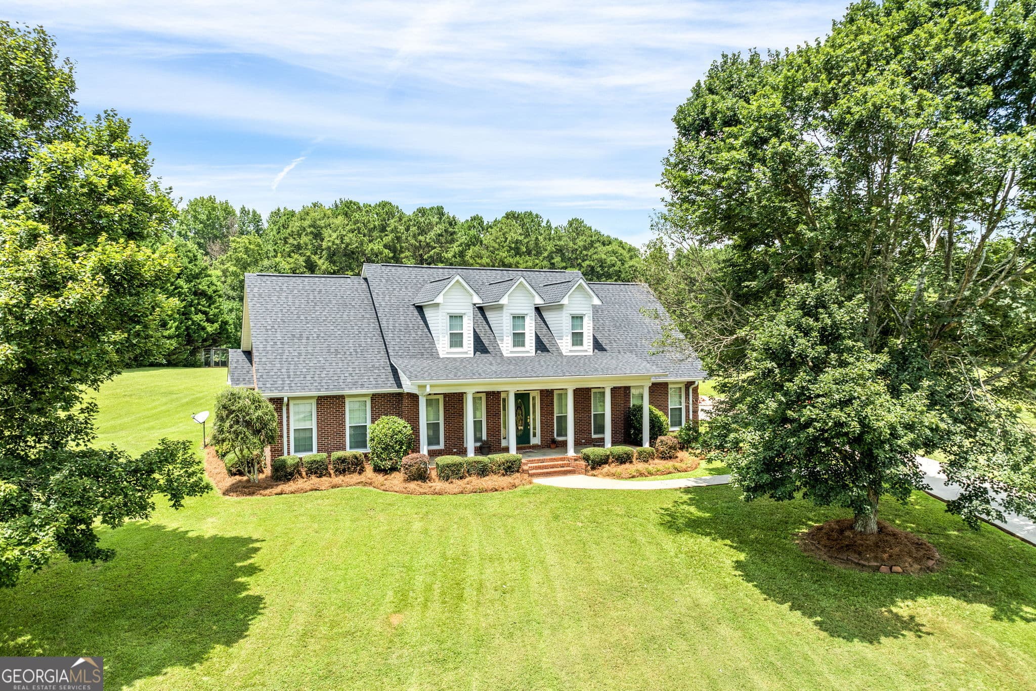 5 bedroom, 3.5 bathroom, 4,119 sq ft single family residence for sale at 174 Oakview Way, Roanoke, AL 36274 — photo 2