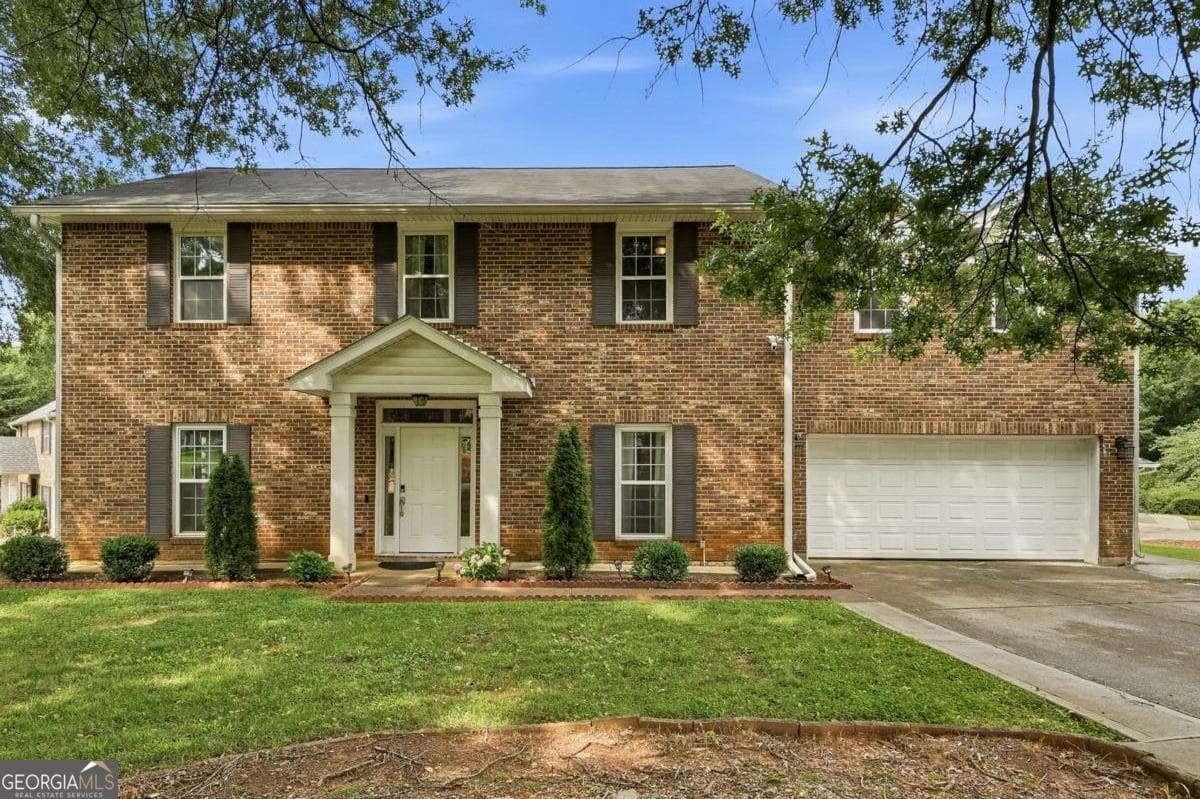 4 bedroom, 2.5 bathroom, 2,970 sq ft single family residence for sale at 500 Willow Lookout, Alpharetta, GA 30022 — photo 2