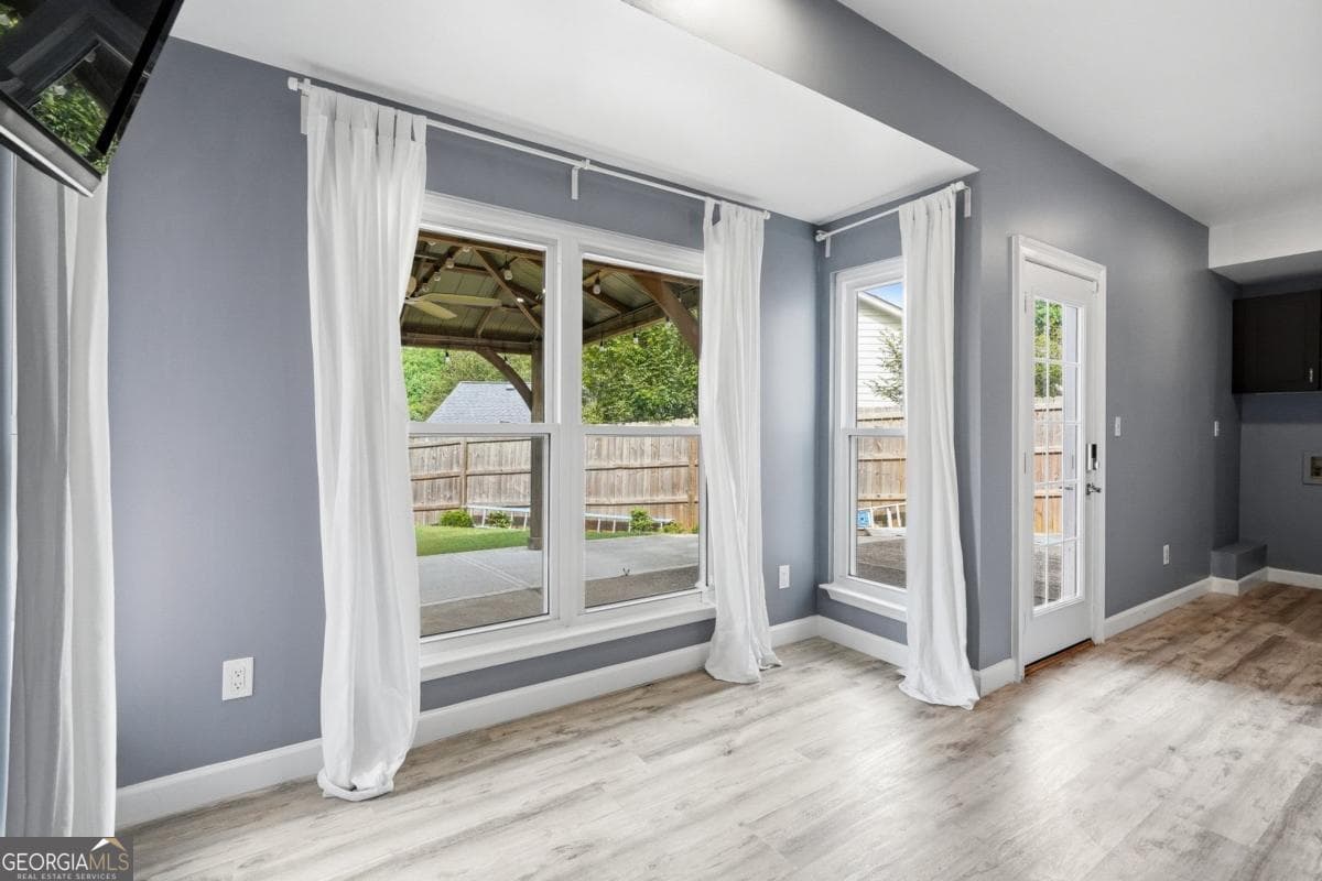 4 bedroom, 2.5 bathroom, 2,970 sq ft single family residence for sale at 500 Willow Lookout, Alpharetta, GA 30022 — photo 6