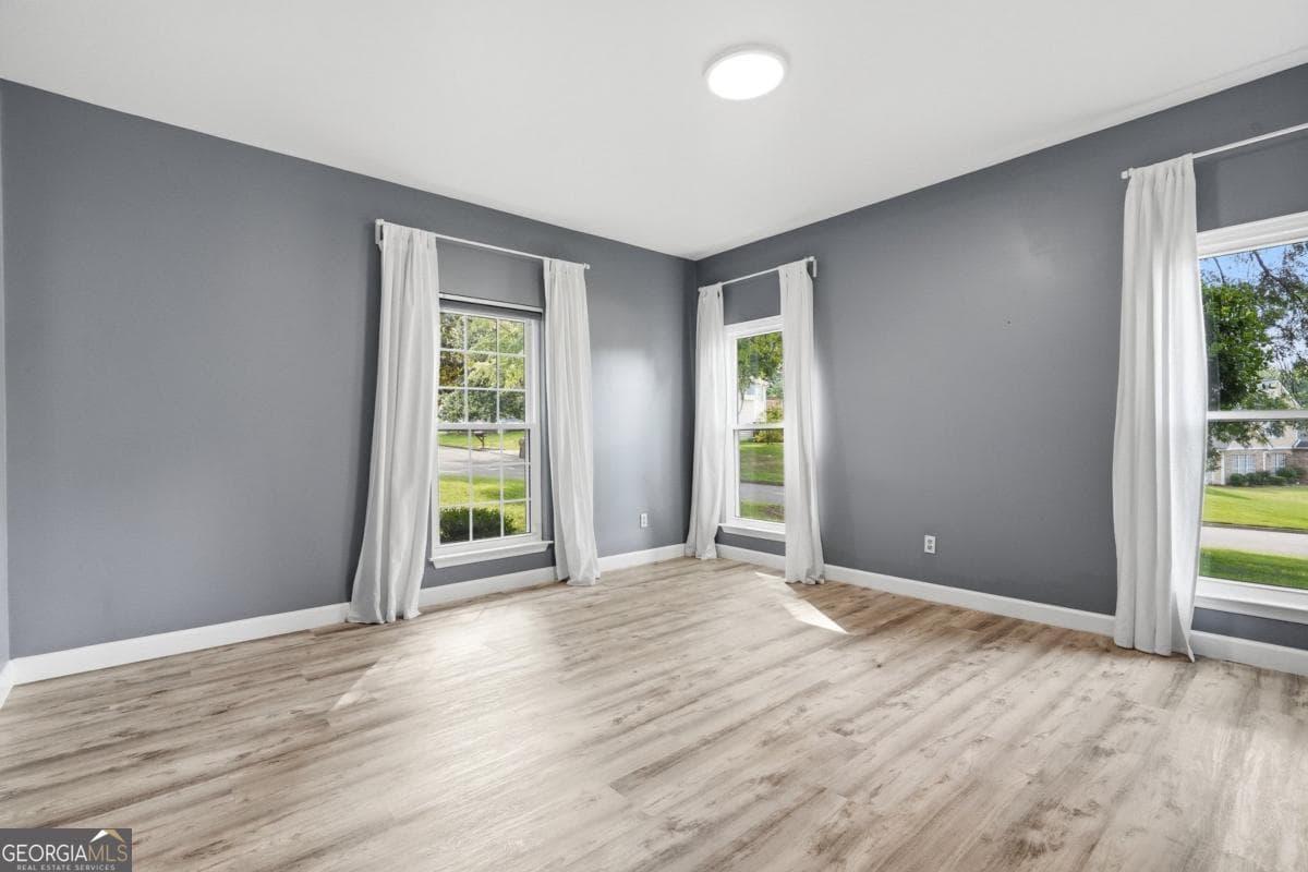 4 bedroom, 2.5 bathroom, 2,970 sq ft single family residence for sale at 500 Willow Lookout, Alpharetta, GA 30022 — photo 5