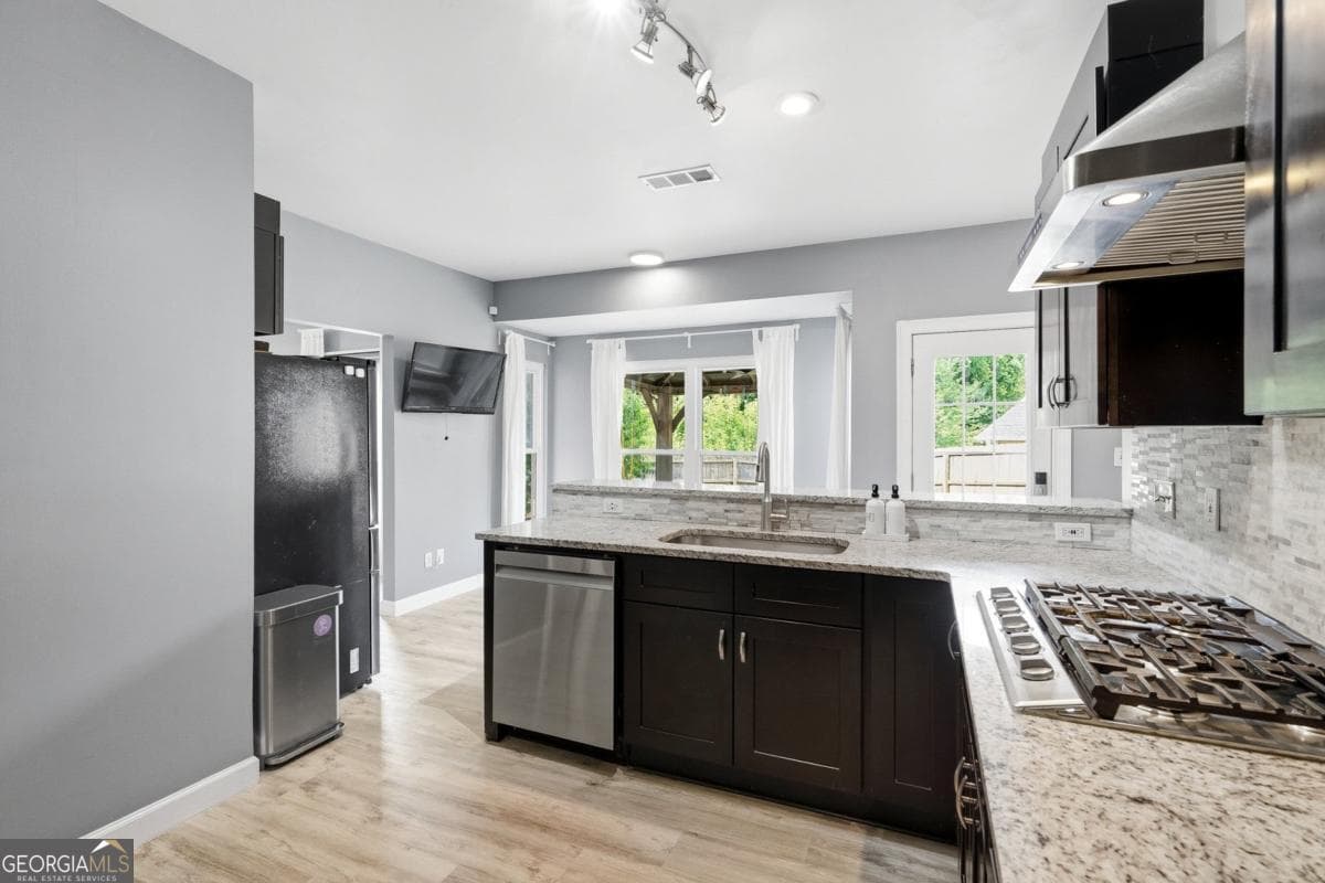 4 bedroom, 2.5 bathroom, 2,970 sq ft single family residence for sale at 500 Willow Lookout, Alpharetta, GA 30022 — photo 10