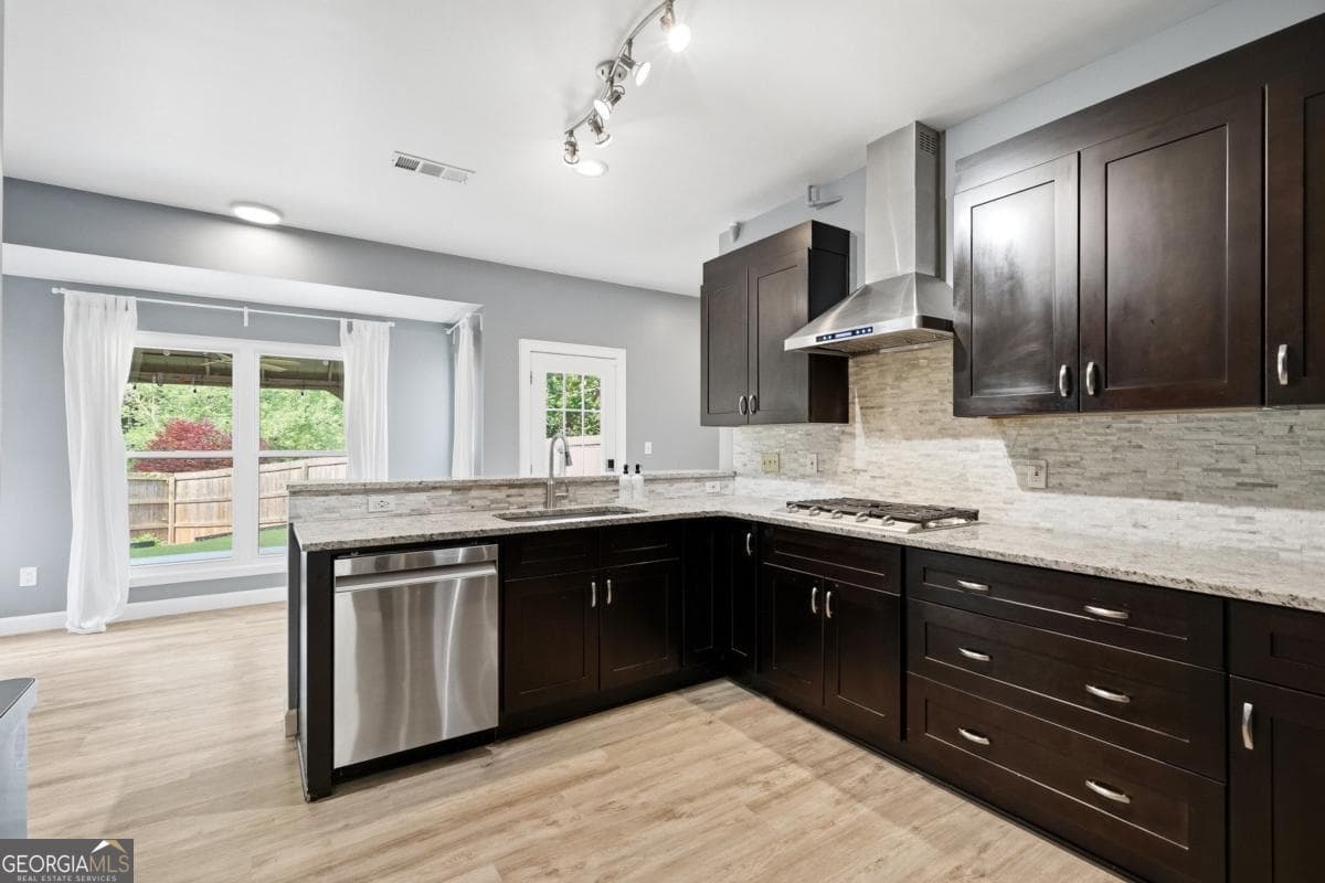 4 bedroom, 2.5 bathroom, 2,970 sq ft single family residence for sale at 500 Willow Lookout, Alpharetta, GA 30022 — photo 8