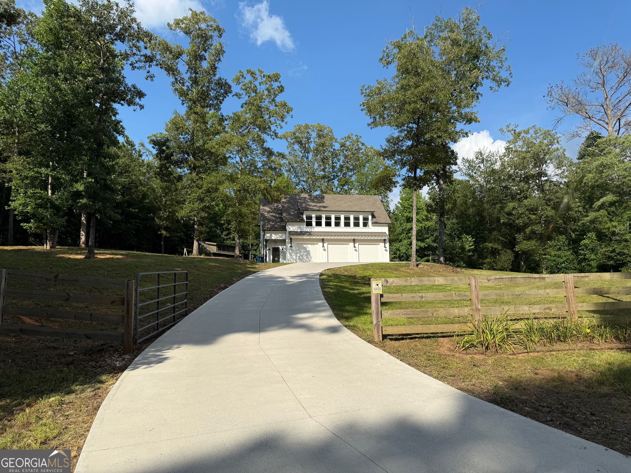 2 bedroom, 2 bathroom, 1,422 sq ft single family residence for sale at 1652 Sweetwater Juno Road, Dawsonville, GA 30534 — photo 2