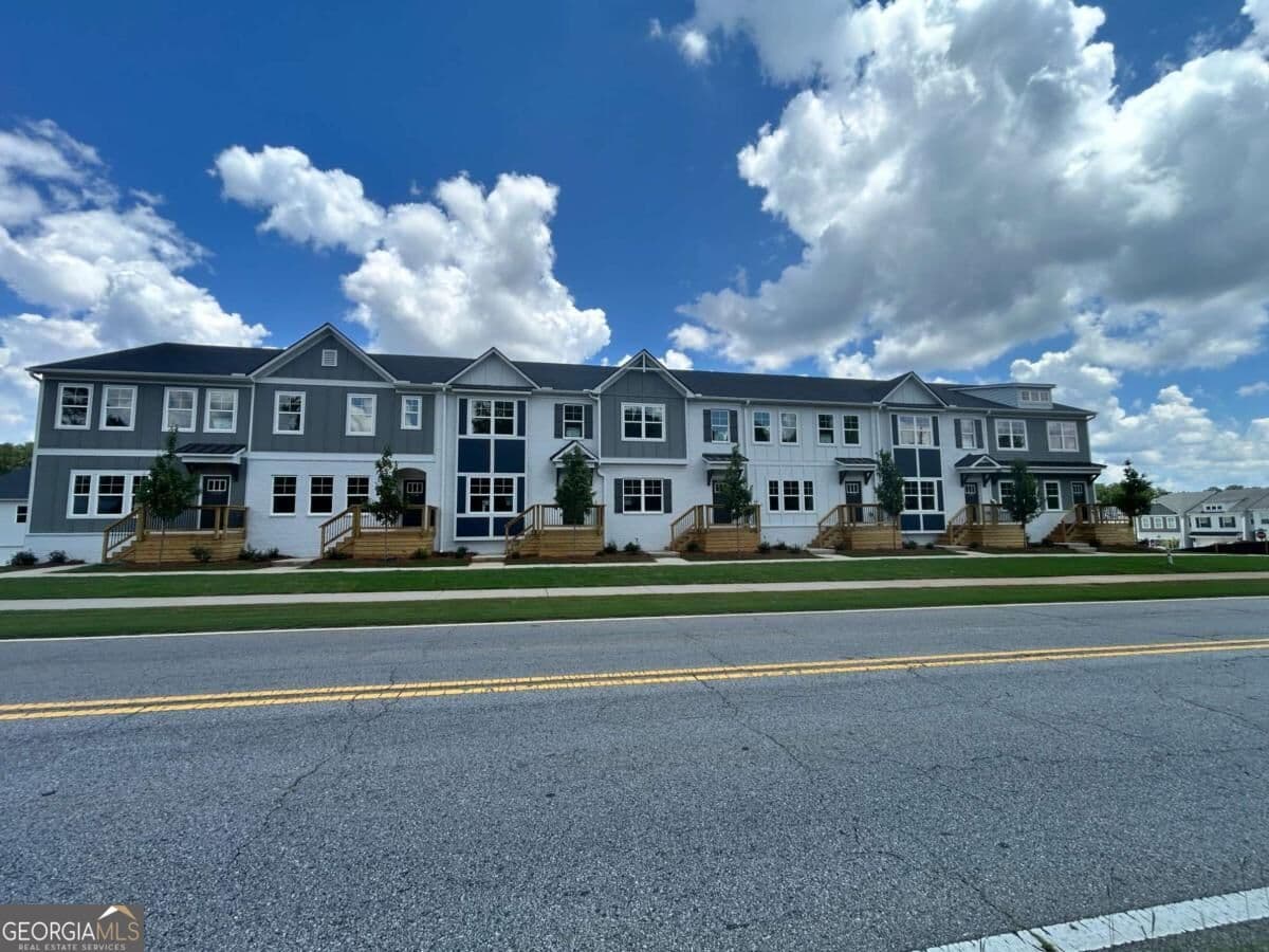 4 bedroom, 3.5 bathroom, 1 sq ft townhouse for sale at 1584 Salem Drive 100, Conyers, GA 30013 — photo 7