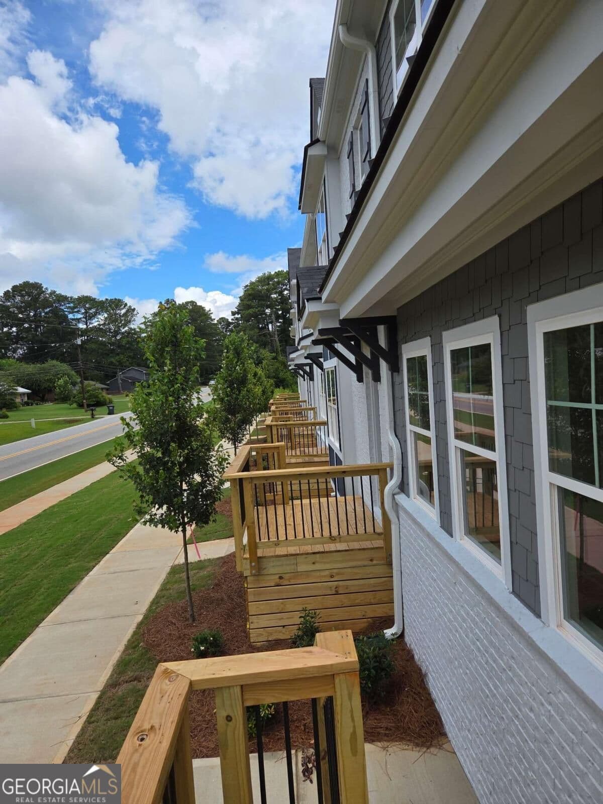 4 bedroom, 3.5 bathroom, 1 sq ft townhouse for sale at 1584 Salem Drive 100, Conyers, GA 30013 — photo 9
