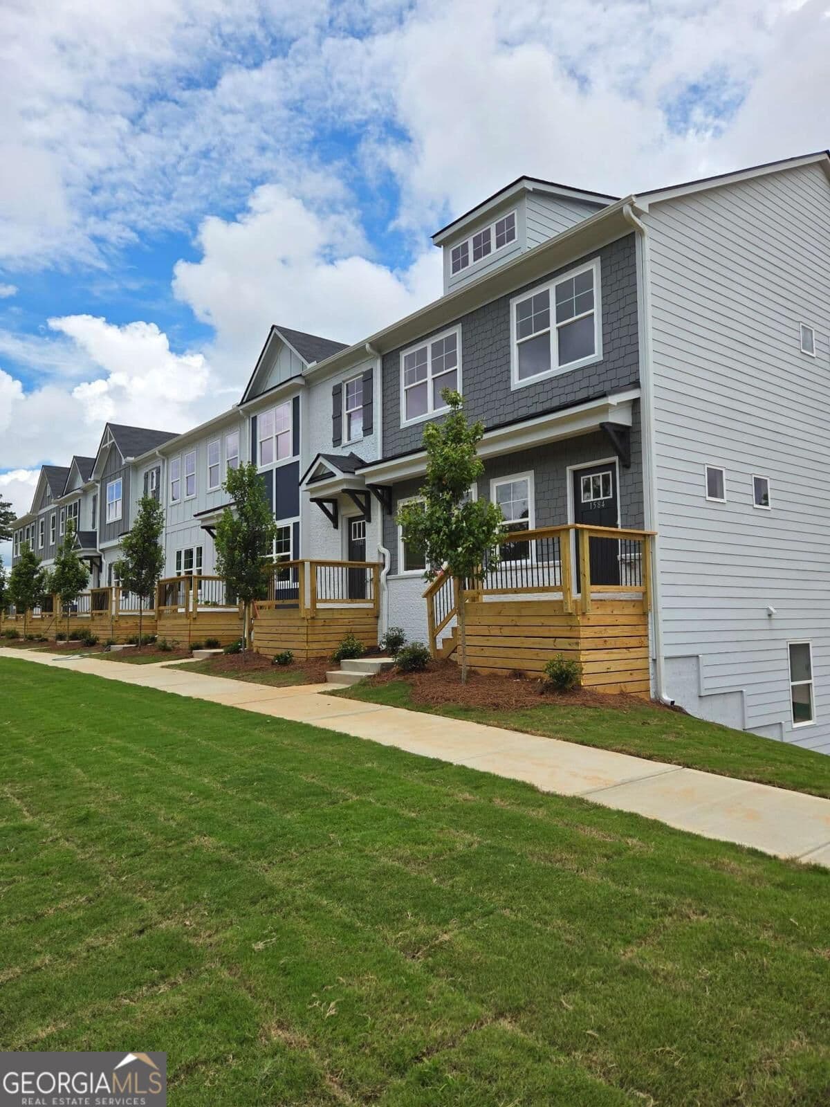 4 bedroom, 3.5 bathroom, 1 sq ft townhouse for sale at 1584 Salem Drive 100, Conyers, GA 30013 — photo 8