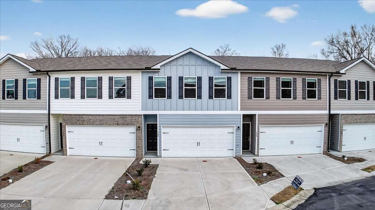 3 bedroom, 2.5 bathroom townhouse for sale at 144 Brexley Drive, Calhoun, GA 30701 — photo 2