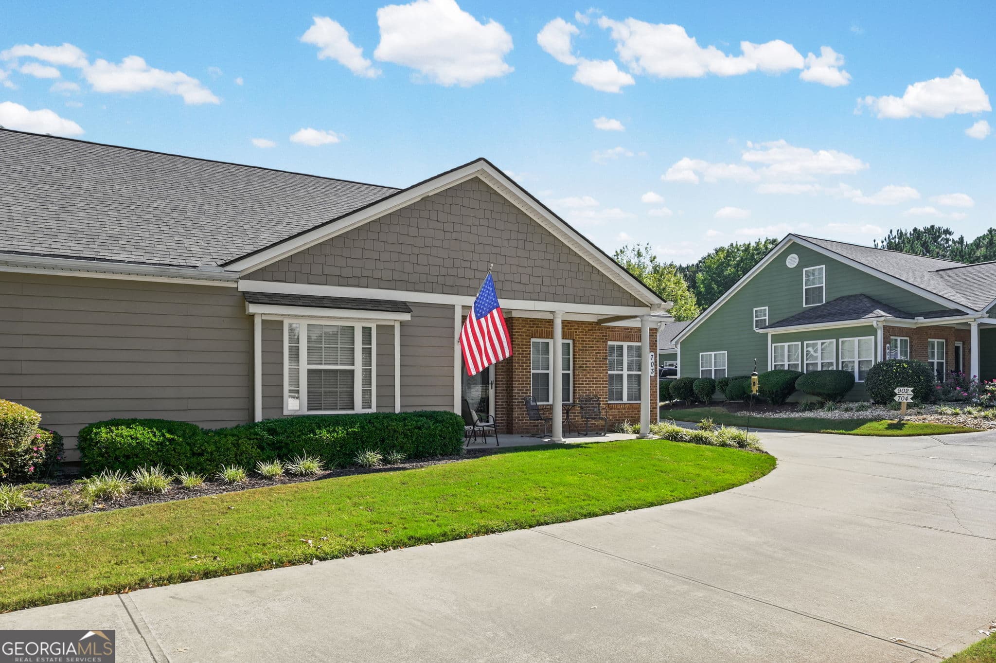 2 bedroom, 2 bathroom, 1,679 sq ft condominium for sale at 703 Commonwealth Circle, Newnan, GA 30263 — photo 2