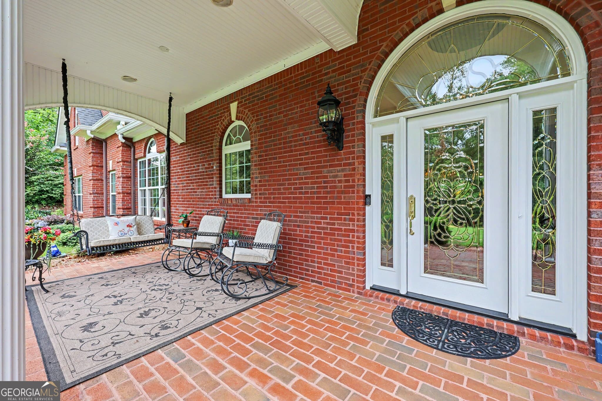 4 bedroom, 3 bathroom, 3,130 sq ft single family residence for sale at 272 Glen Lake Drive, Hoschton, GA 30548 — photo 2