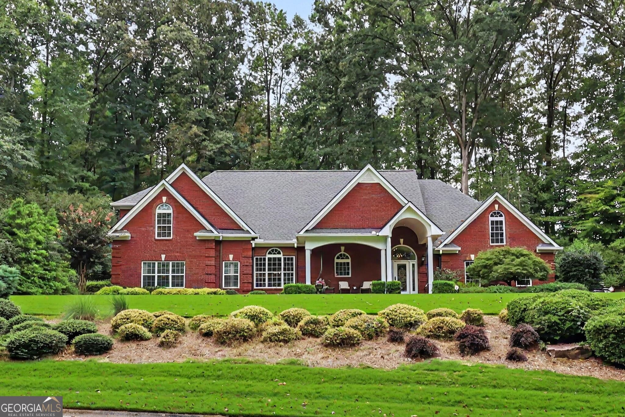 4 bedroom, 3 bathroom, 3,130 sq ft single family residence for sale at 272 Glen Lake Drive, Hoschton, GA 30548 — photo 1 of 39